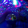 Imagen de Lámpara Veladora Esfera Giratoria Proyector De Estrellas Y Luna Luz Led