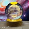 Imagen de Lampara Bola Cristal Led Veladora Con Base Madera Planeta Tierra